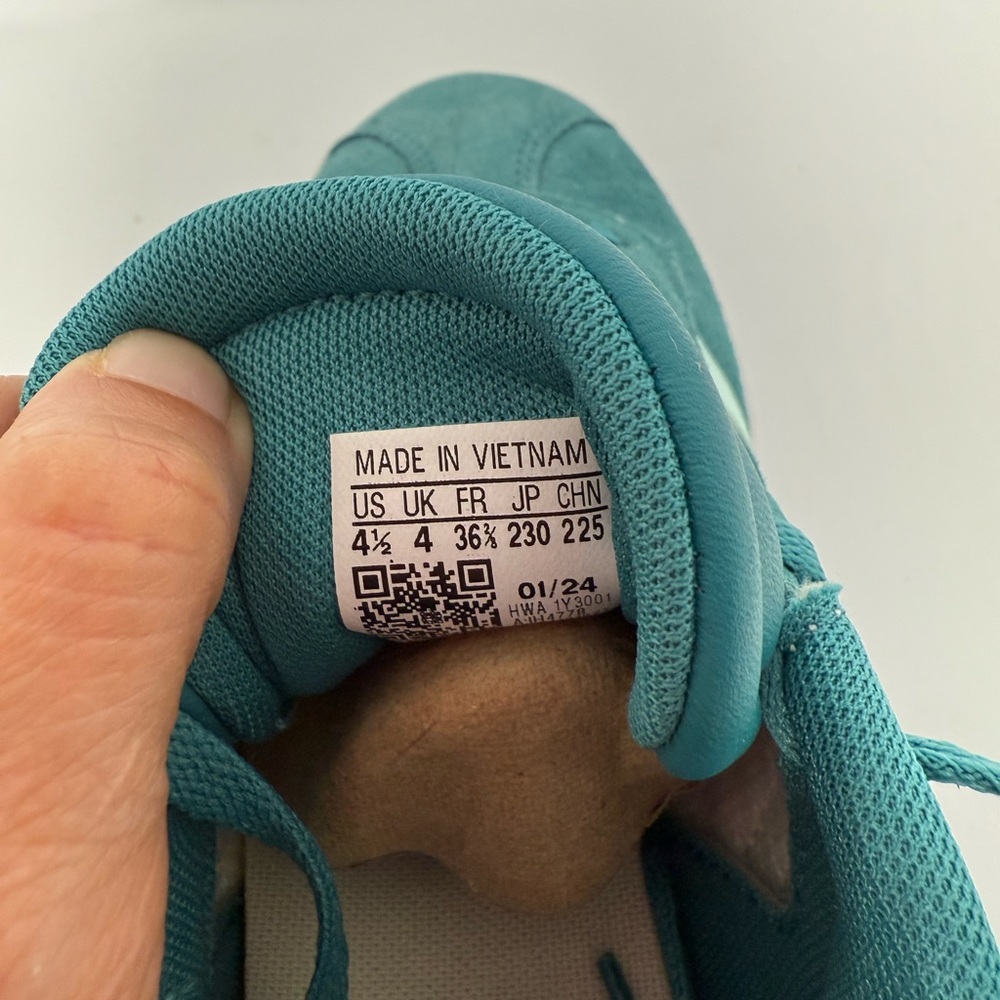 Adidas Women's VL Court Aqua Sneaker, Size 4 1/2 - Picture 3 of 9